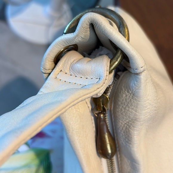 Hobo Leather cream colored hobo bag expanding bottom exterior back pocket VGUC - Picture 12 of 16